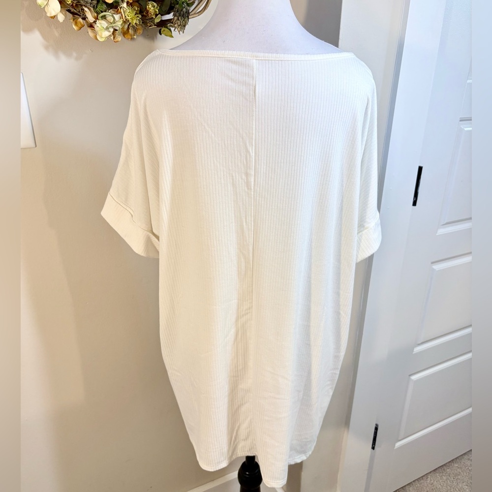 ZENANA Lot of 3 V-Neck Rolled Short Sleeve Ribbed Tops NWT Sz 1X💚 - Picture 6 of 13